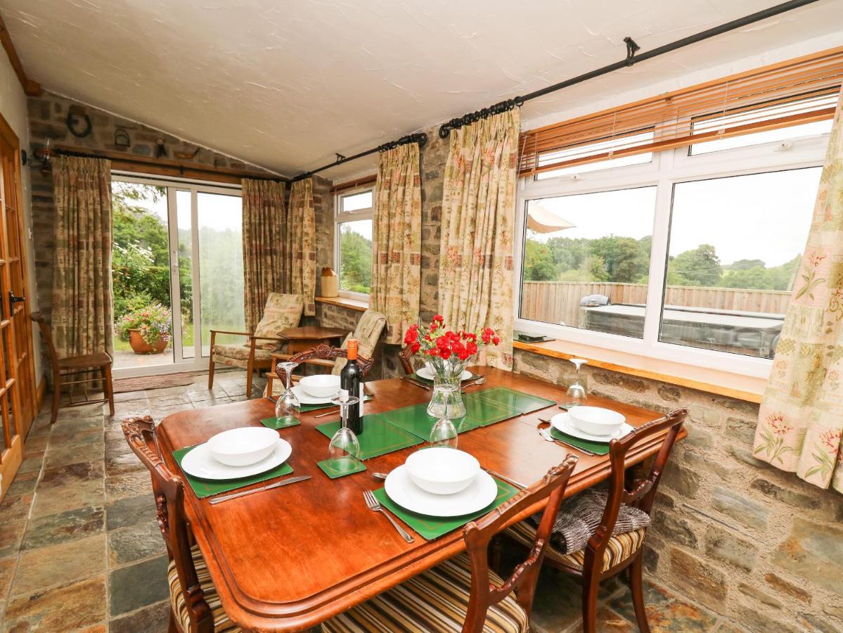 Holly Farm Cottage Newbridge on Wye Екстериор снимка