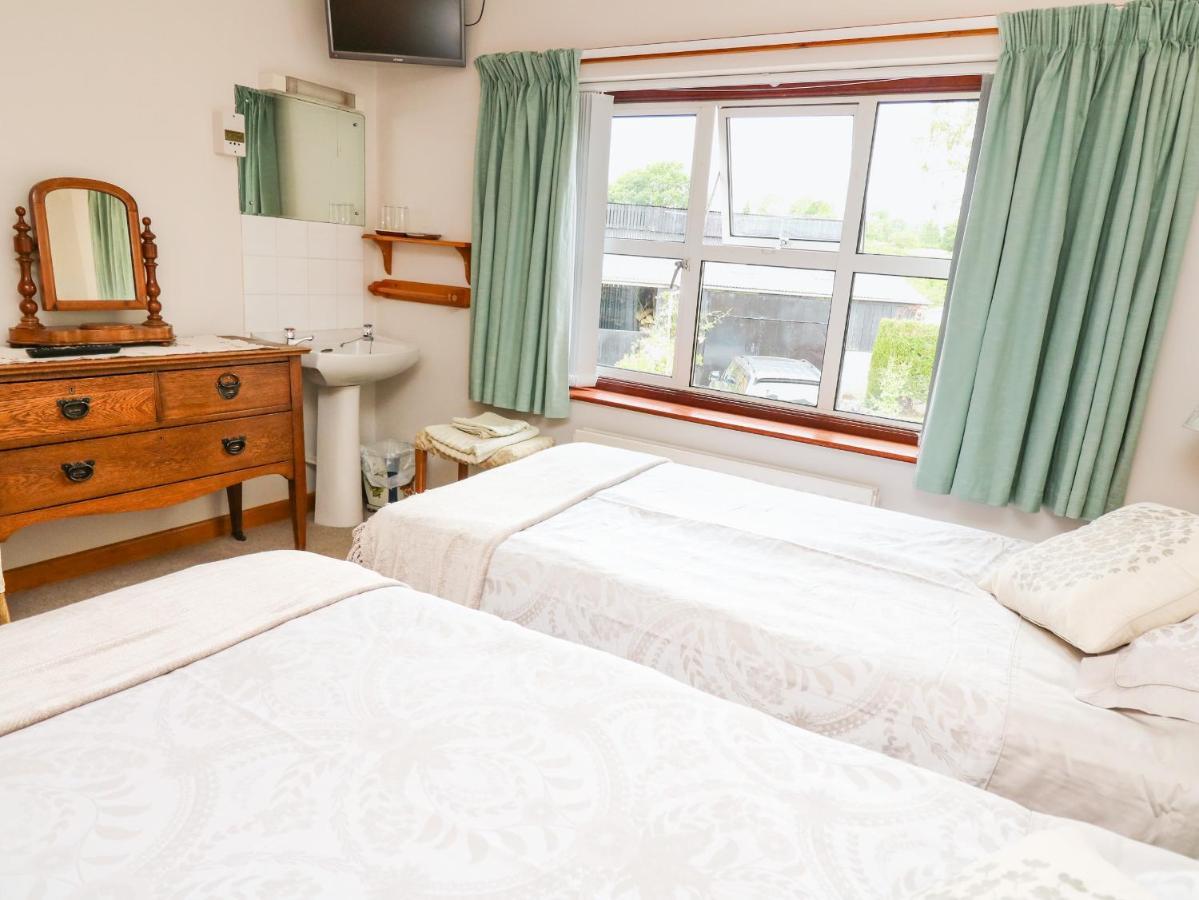 Holly Farm Cottage Newbridge on Wye Екстериор снимка